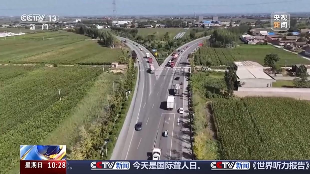 無信號燈路口通行規(guī)則_出行提示_國慶中秋假期交通安全風(fēng)險