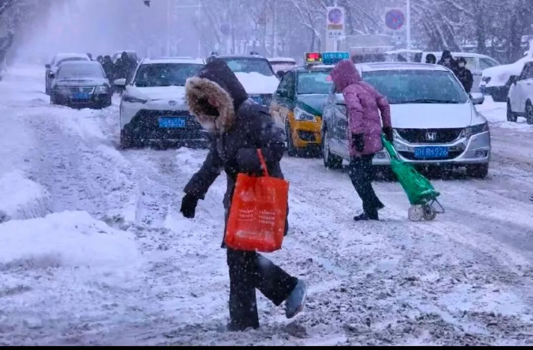 雪天駕駛安全技巧_出行提示_駕車出行前的車輛準(zhǔn)備