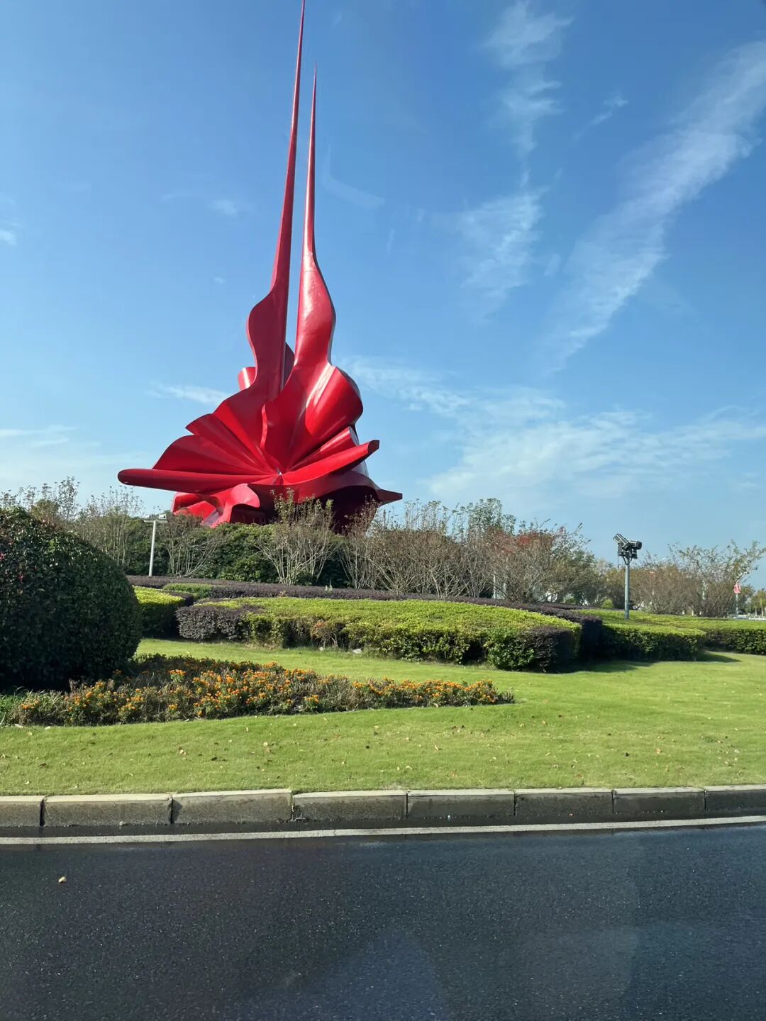 突發(fā)情況特殊車輛通行_交警人為干預(yù)紅綠燈時間限制_限行