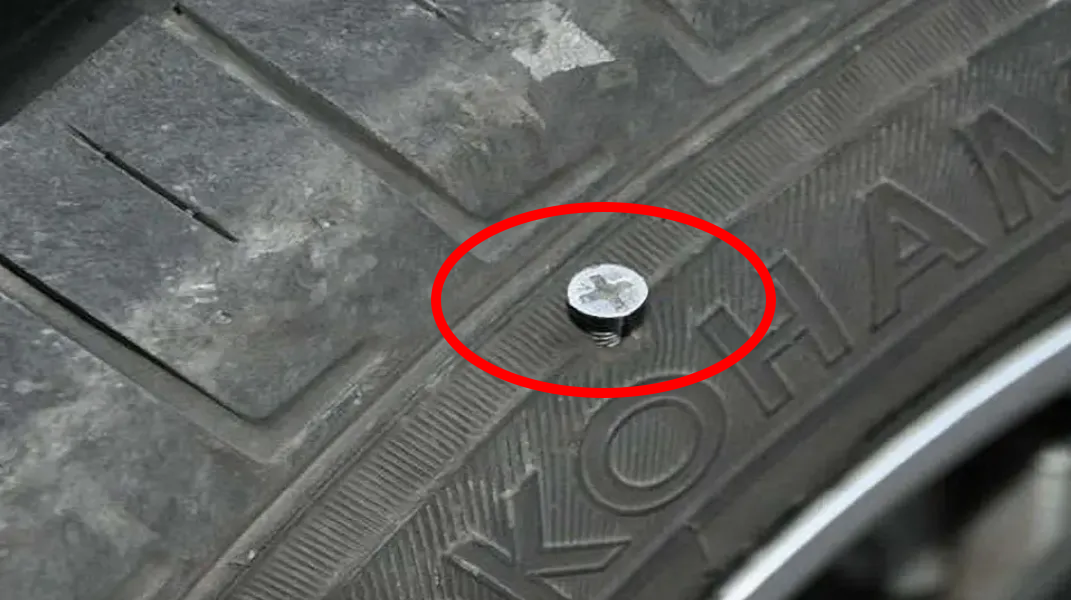 雪天行車安全注意事項(xiàng)_出行提示_開(kāi)車前繞車一周