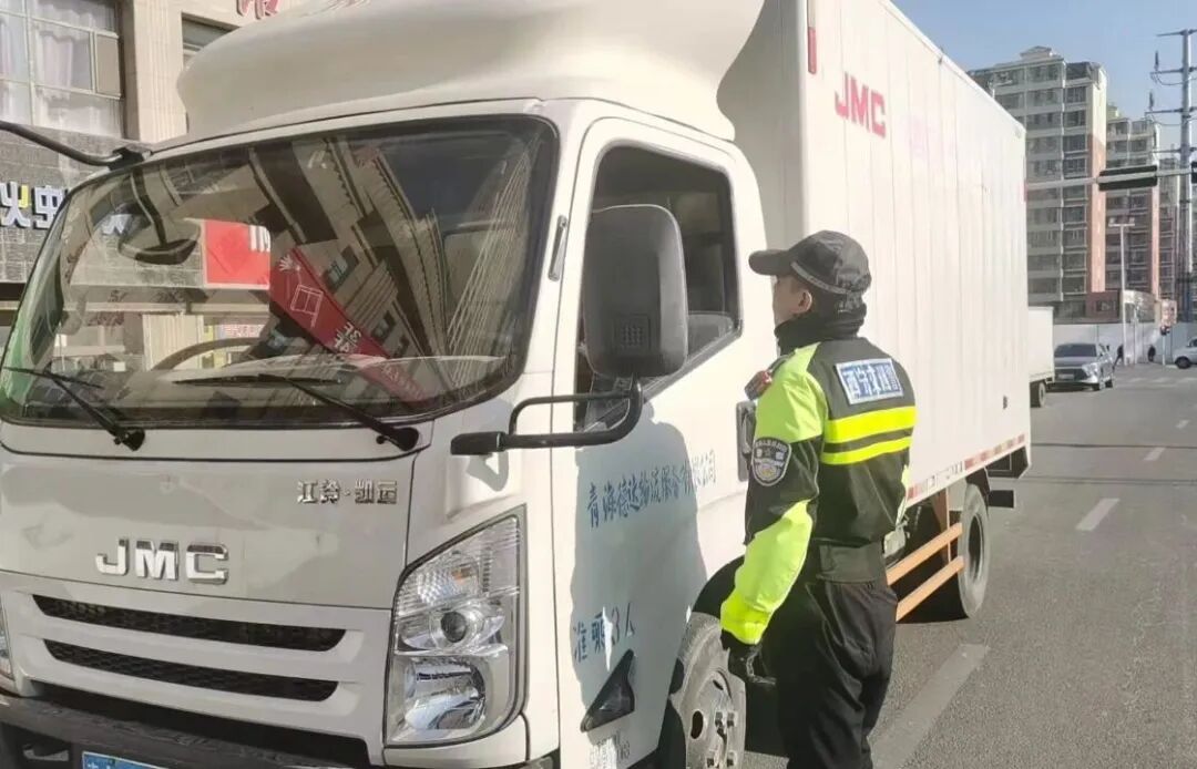 西寧市公安局交通管理局 禁限行車(chē)輛整治行動(dòng) 西寧交管 高壓態(tài)勢(shì)_限行