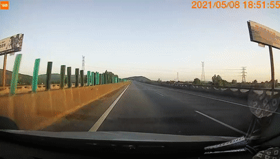 出行提示_分心駕駛 危害及預(yù)防_開車時接打電話 危險行為