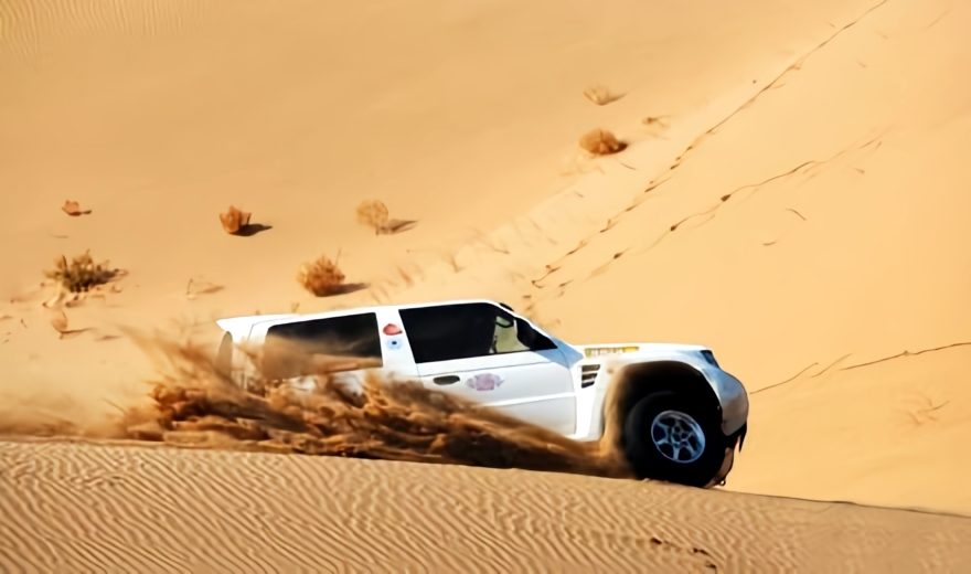 低速通過(guò)碎石路_越野駕駛技巧_路況